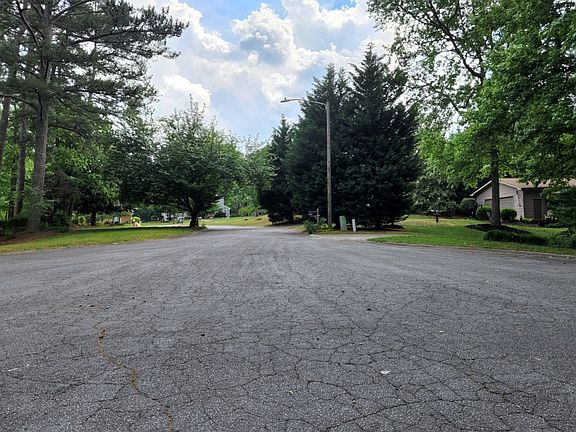 4th image of 3955 Benton Way