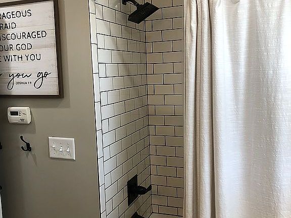 Full bath - tub/shower