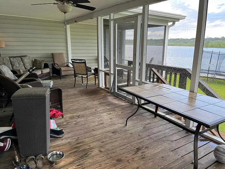 screened in porch