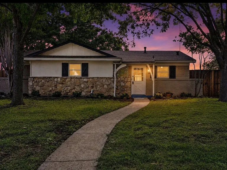 Debbie Dr — Photo 2