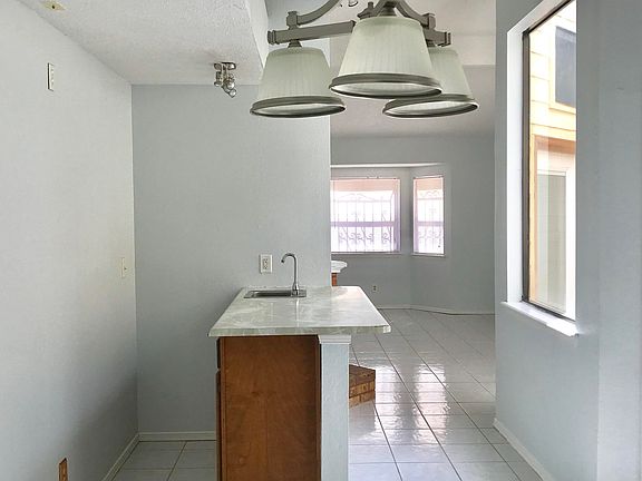 4th image of 10913 Highwood Way