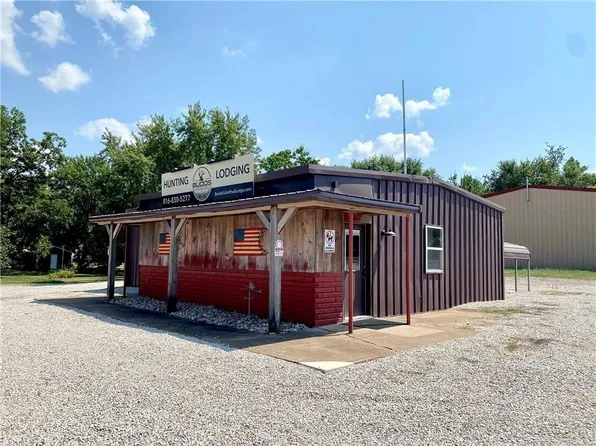 411 5th St, McCune, KS 66753
