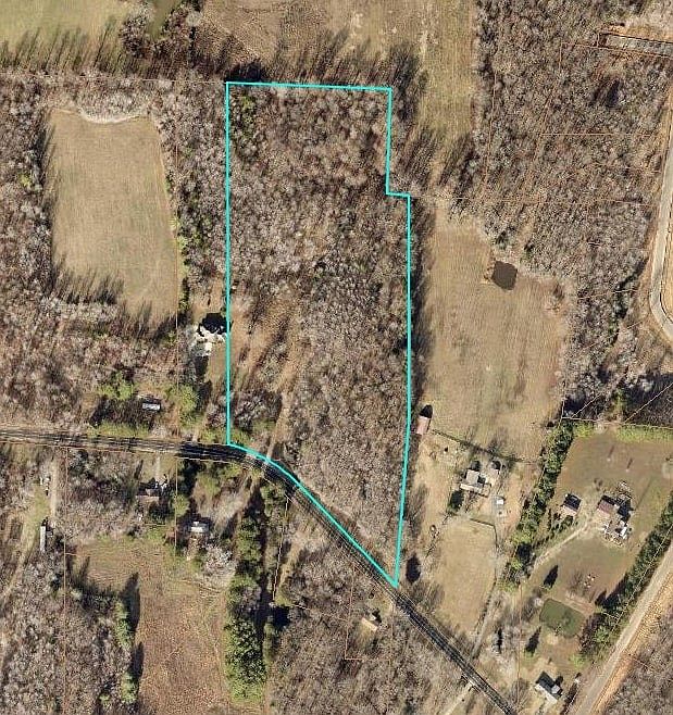 2nd image of 2075 Ogburn Chapel Rd
