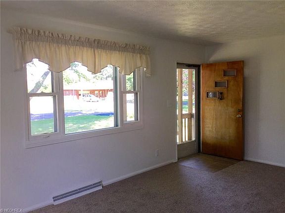 3rd image of 216 Fuller Dr NE