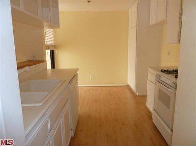 4th image of 1429 26th St Unit 16