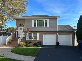 78 Washington St, Clark, NJ 07066