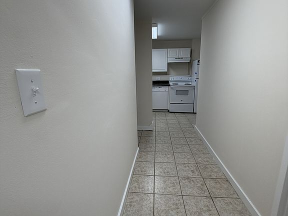 3rd image of 915 Main St #202