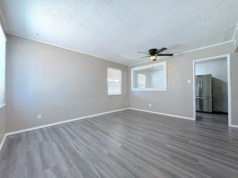 7816 Santa Monica Ct — Photo 6