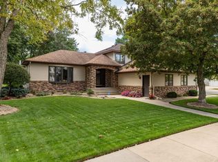 1620 Northern Valley Dr NE, Rochester, MN 55906