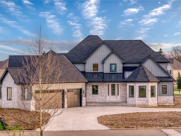 405 Club Dr W, Aurora, OH 44202