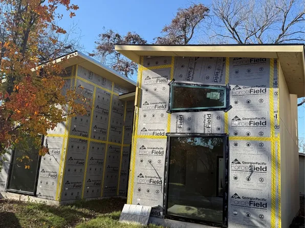 8911 Forest Hills Blvd, Dallas, TX 75218