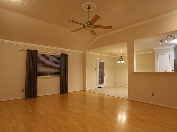 5th image of 16018 Clayton Green Dr