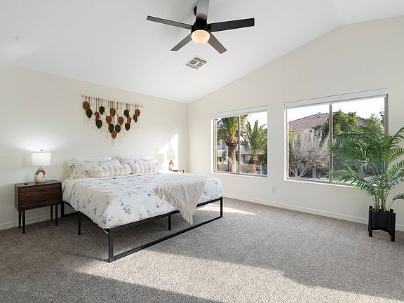 4th image of 487 E Cantebria Dr