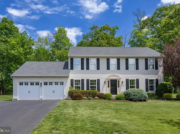 206 Berkshire Ln, Royersford, PA 19468