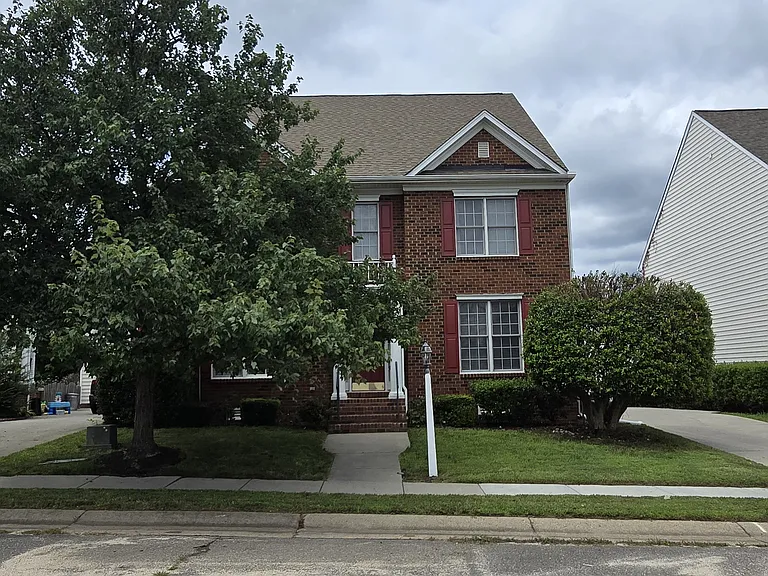 4804 Coachmans Landing Ct — Photo 2
