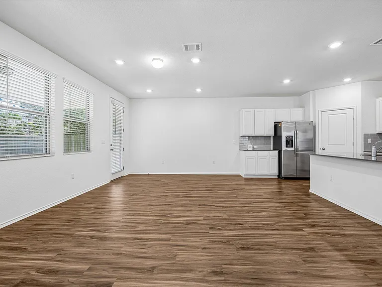 10303 Buster Dr — Photo 9