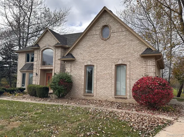 2506 Oak Trail Dr, Sterling Heights, MI 48314