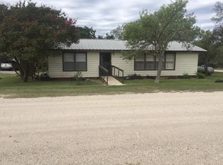 75 N Broadway St, Barksdale, TX 78828