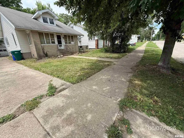 567 S Haworth Ave, Decatur, IL 62522