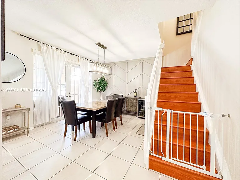 130 Riverwalk Cir #130 — Photo 4