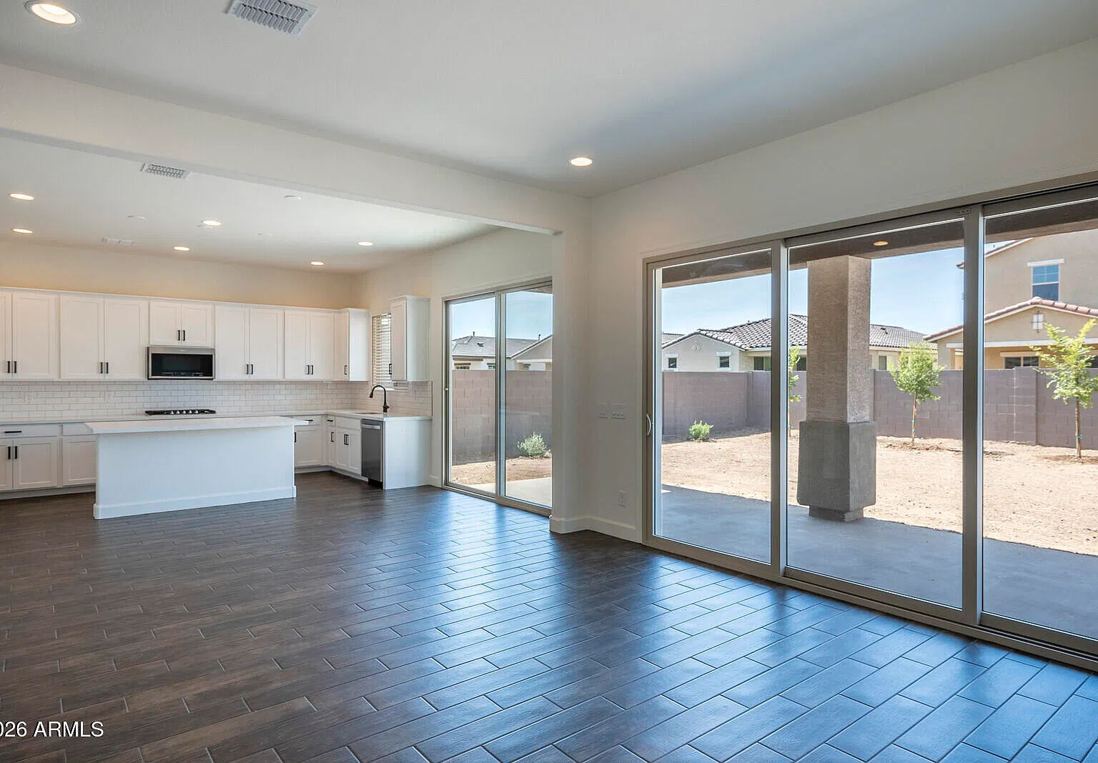 4 bed, 3.0 bath, 2561 sqft, $2,700 — Photo 4