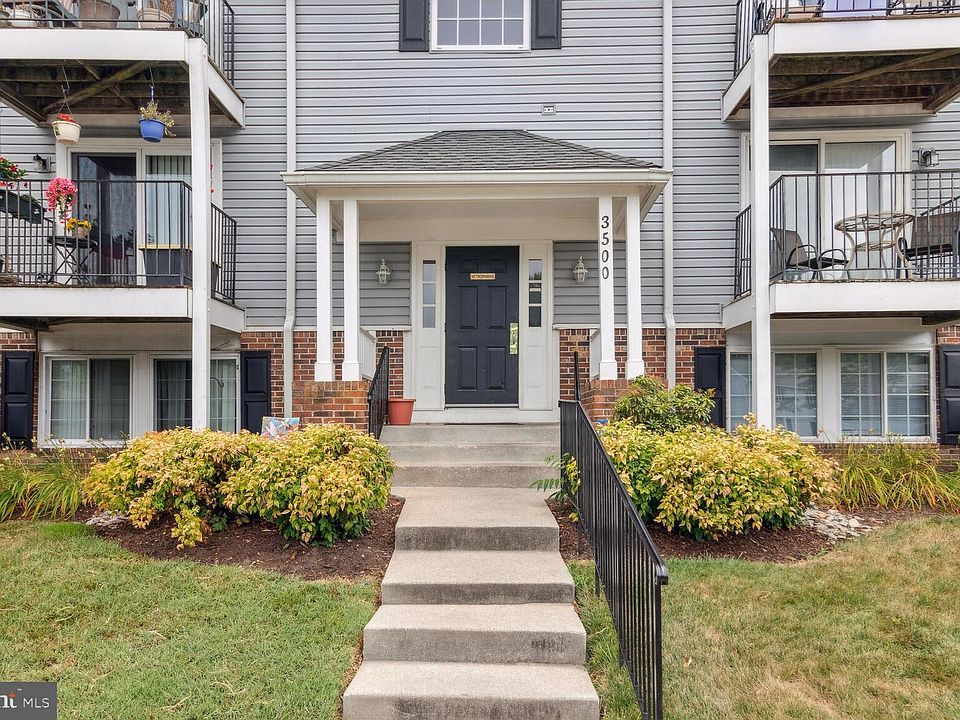 1st image of 3500 Wedgewood Ct APT J