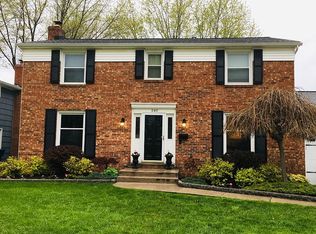 240 Ranch Trl, Williamsville, NY 14221