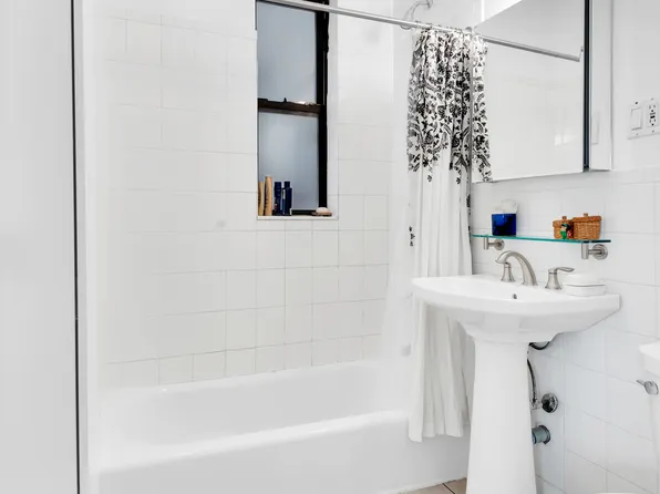 993 Amsterdam Avenue image 7 of 7