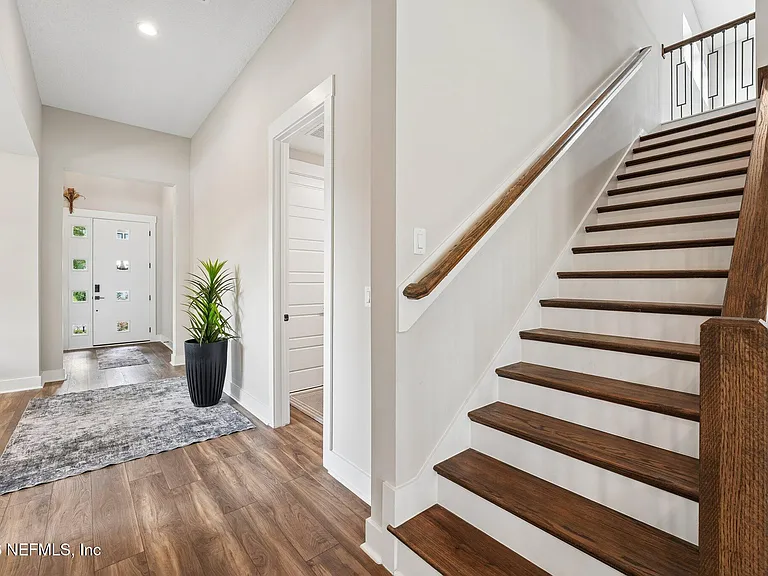 10223 Silverbrook Trl — Photo 6