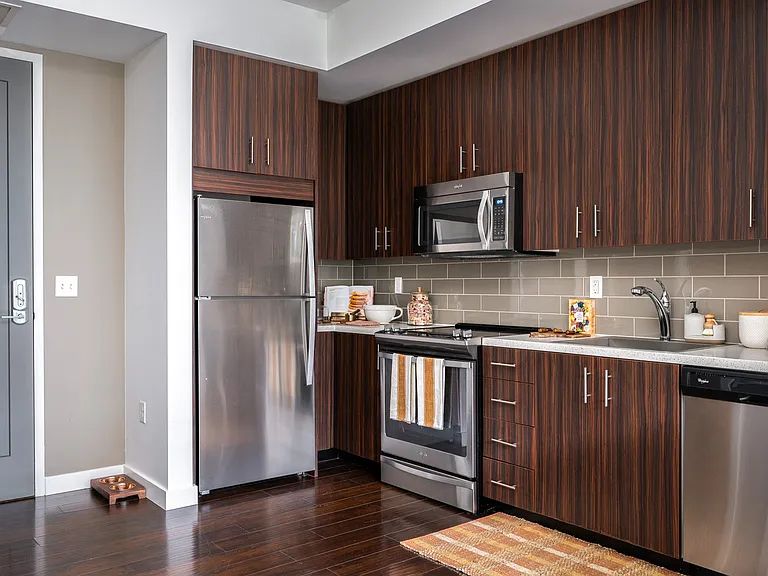 Park Avenue West — Photo 16