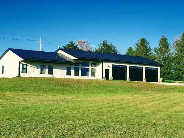 2308 245th St, Delhi, IA 52223