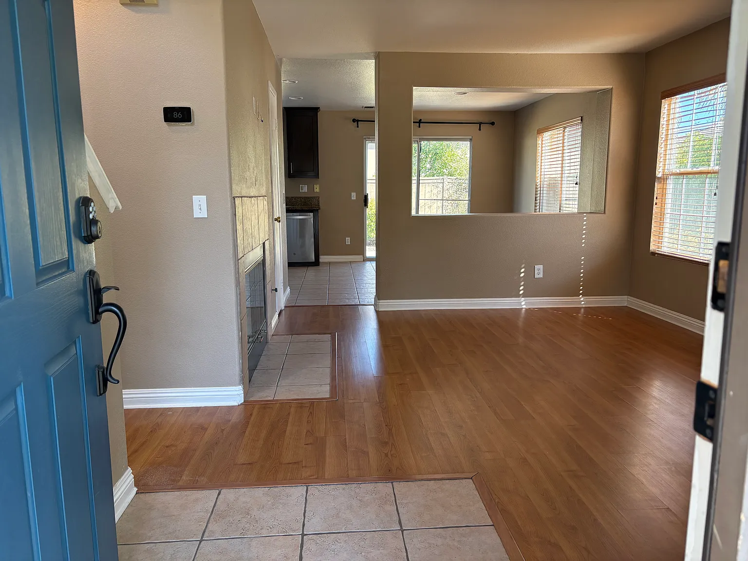 3 bed, 2.5 bath, 1589 sqft, $4,150 — Photo 4