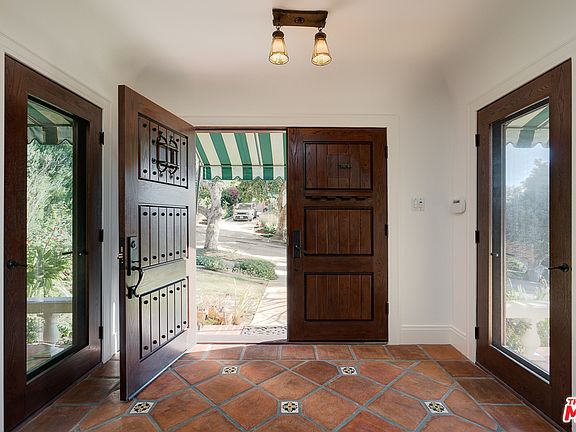 3rd image of 2333 Nella Vista Ave