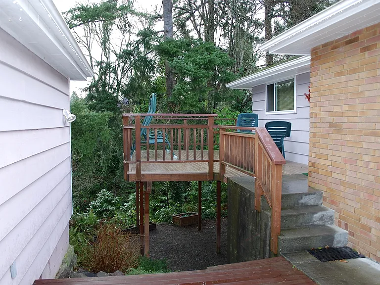 10832 35th Ave SW — Photo 4