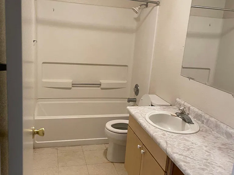 220 N Jones St #4 — Photo 12