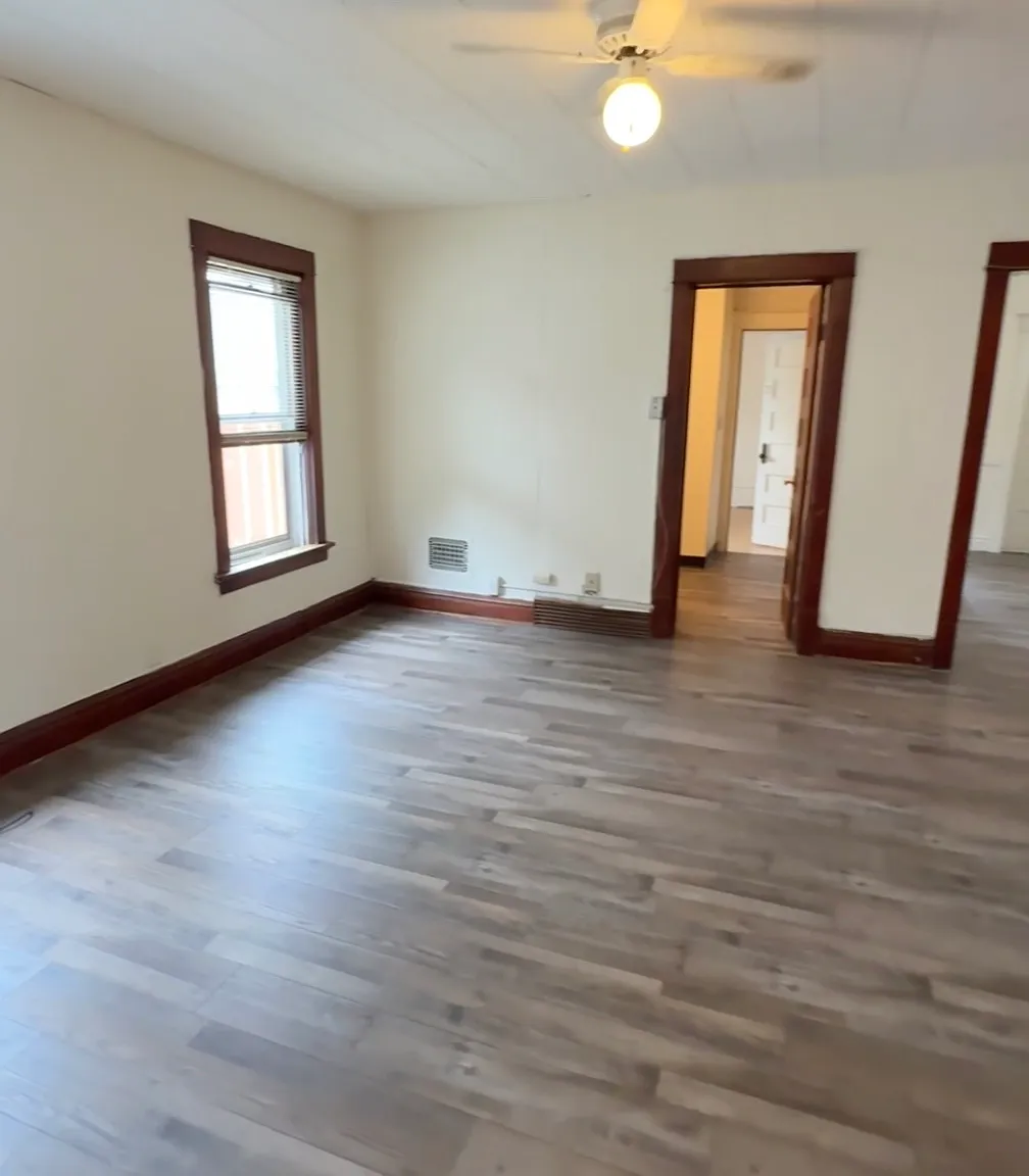 4 bed, 1265 sqft, $3,195 — Photo 3