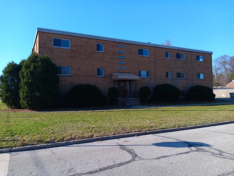 7307 Brookside Dr #8 — Photo 1