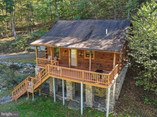 566 Rouse Mountain Rd, Great Cacapon, WV 25422