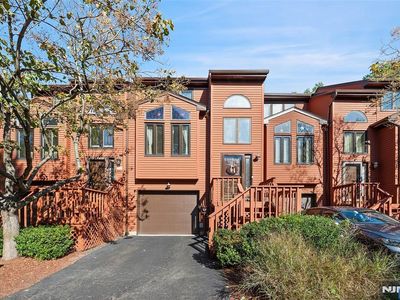 16 Sherry Ln #38, Saddle Brook, NJ, 07663