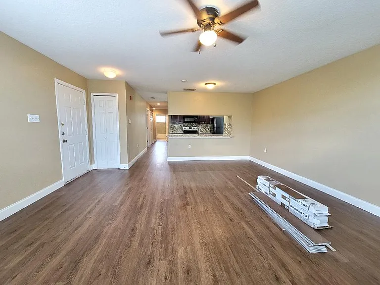 2310 Prime Cir #B — Photo 10