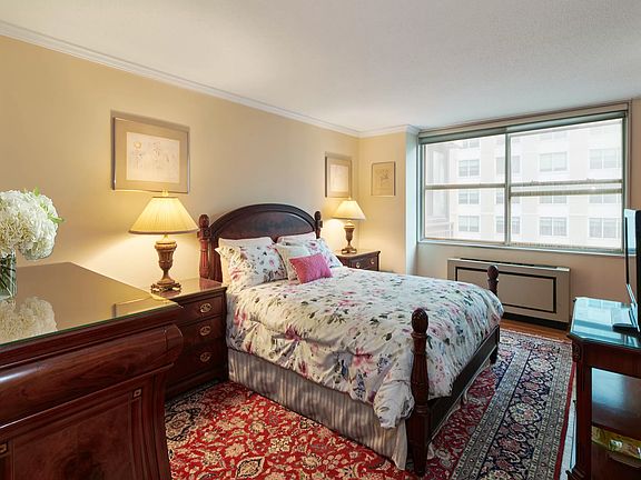 4th image of 112 W 56th St APT 16N