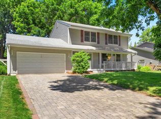 8024 Cheyenne Ave, Chanhassen, MN 55317