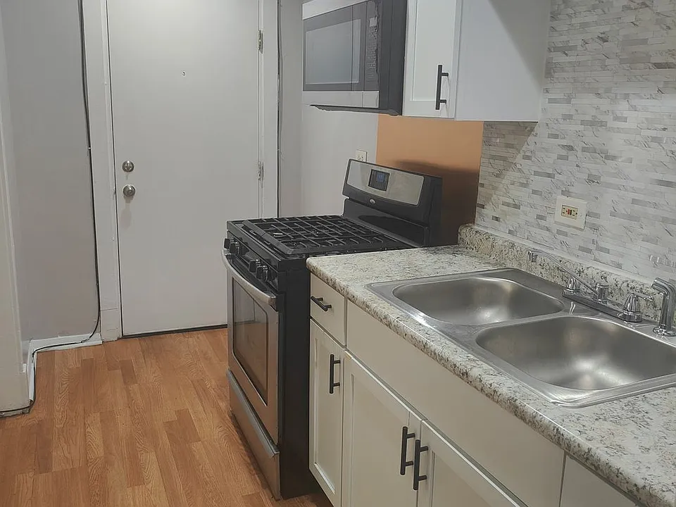 353 E 55th Pl #353 E 55TH