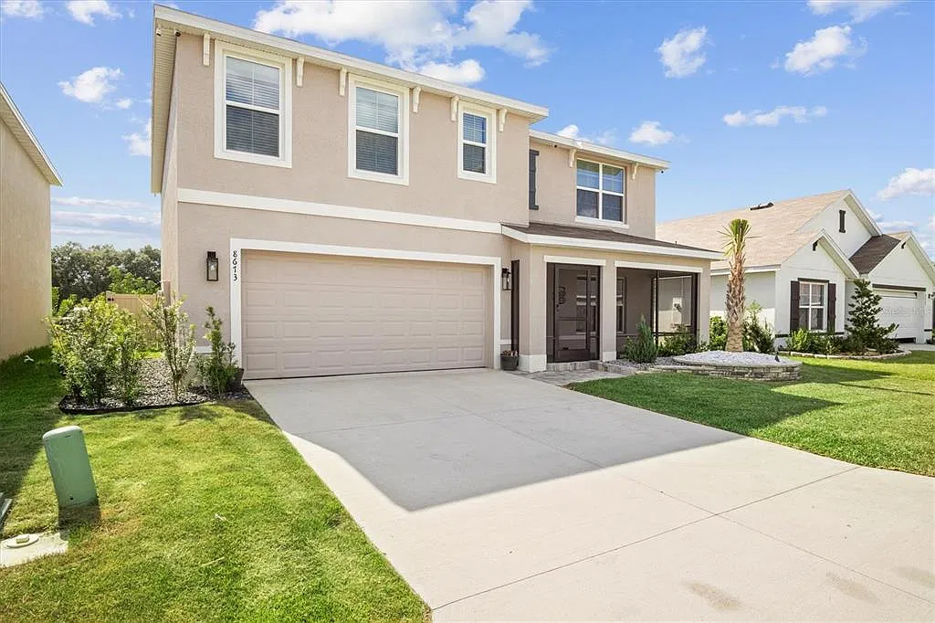 5 bed, 3.0 bath, 2605 sqft, $2,400 — Photo 2