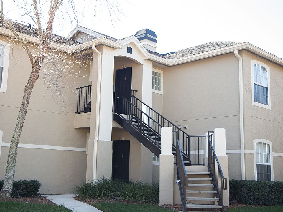 Private Entrance Corner Unit