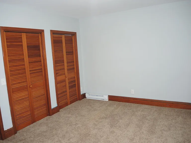 1107 W Lincoln St — Photo 11