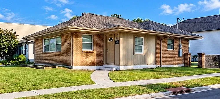 2 bed, 1.0 bath, 1200 sqft, $1,500 — Photo 1
