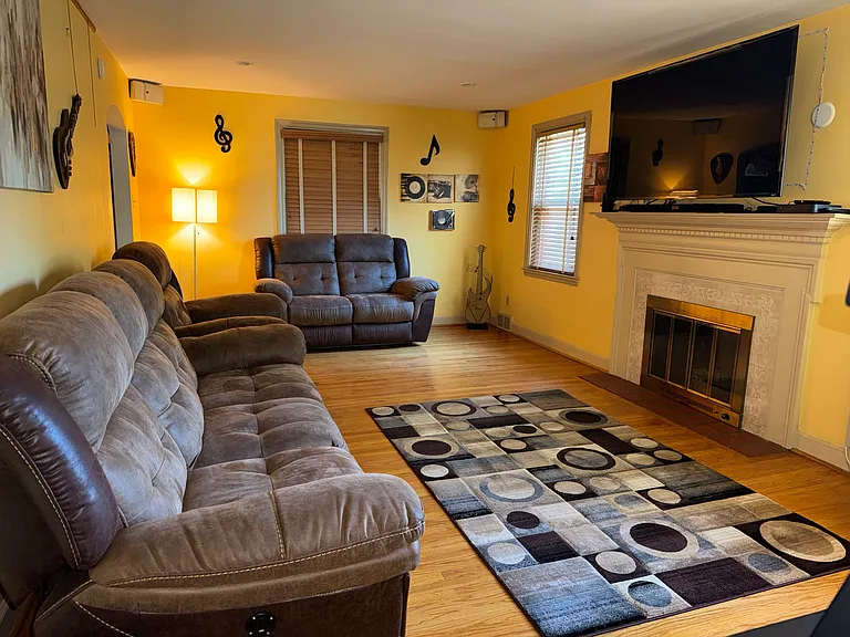 7608 Garden Rd — Photo 3