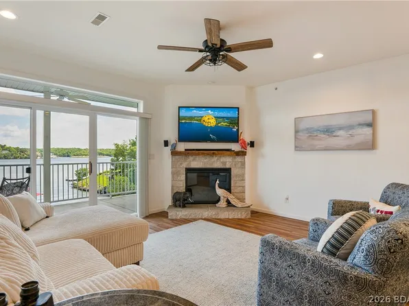 5450 Christopher Ln #413, Osage Beach, MO 65065
