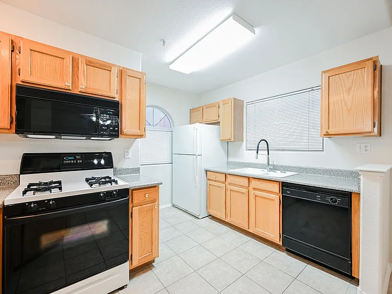 2925 Wigwam Pkwy #124 — Photo 15